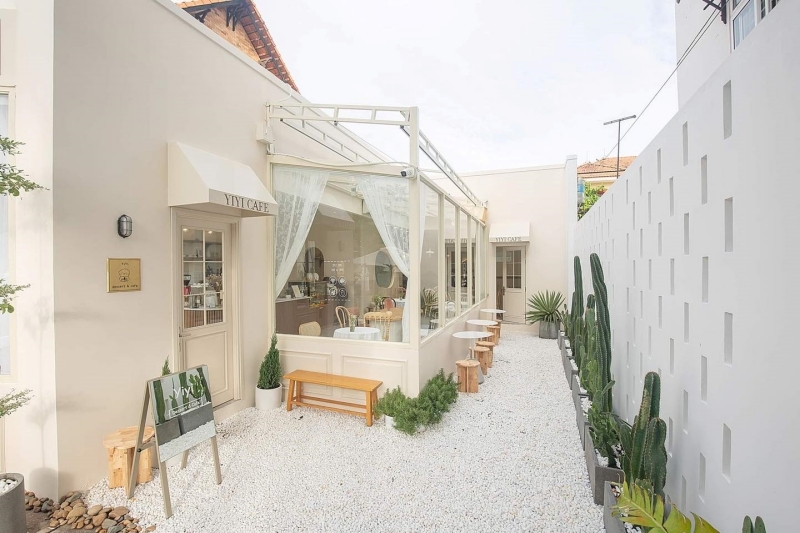 Yiyi Dessert & Café